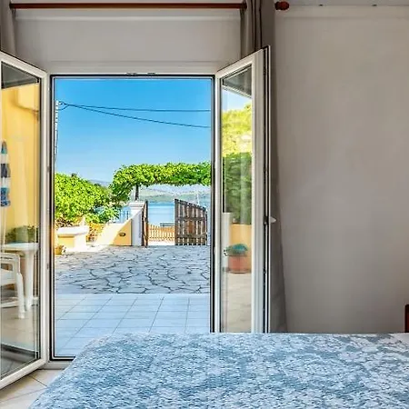 Elsa's Limani House * Agios Stefanos Kassiopi
